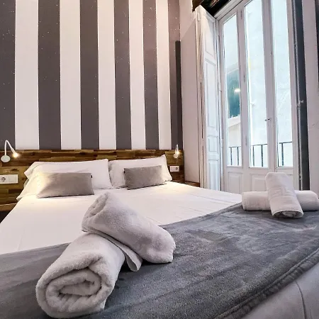 Baron Suites Reina Valencia Exterior photo