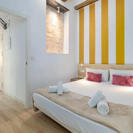 Baron Suites Reina Valencia Exterior photo